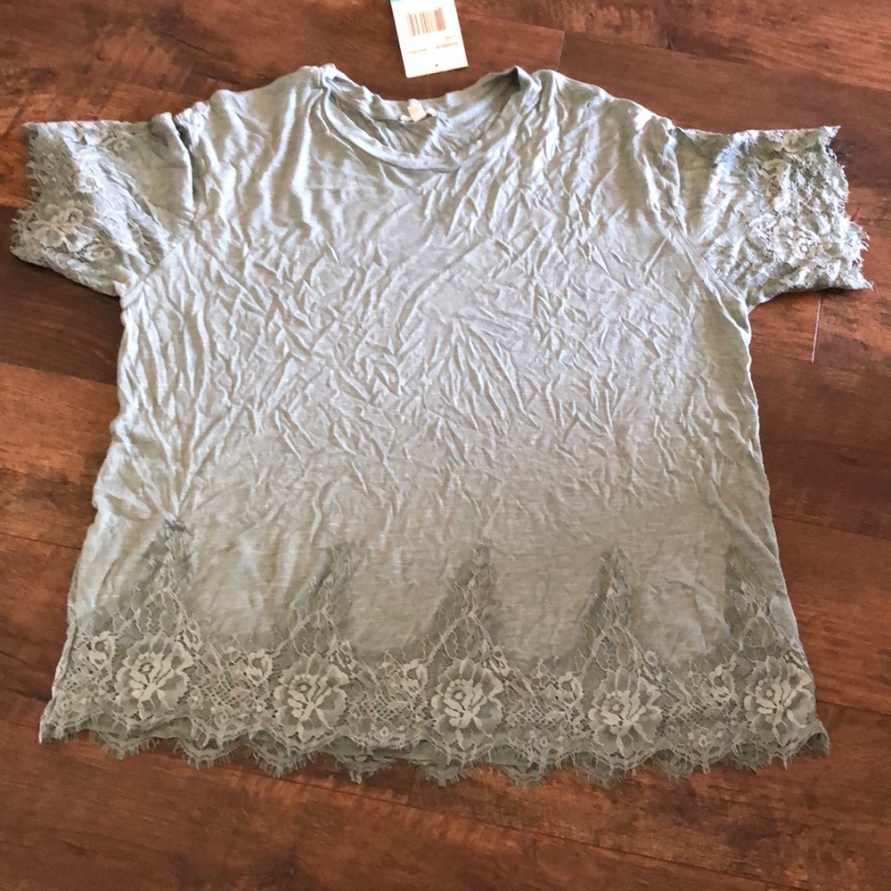 Eyeshadow green top